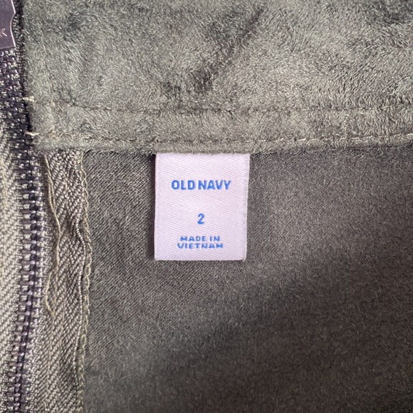 Old Navy | Faux Suede Mini Skirt in Hunter Green | Size 2 - Picture 5 of 5